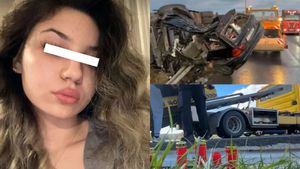 Denisa, o tânără de doar 19 ani, a murit după ce a fost luată de un șofer la ocazie. Bărbatul a intrat într-o depăşire periculoasă şi s-a izbit frontal de un TIR