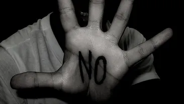 Motivul absolut incredibil pentru care cel mai celebru cuplu din lume si-a spus Adio!. Ce a gasit el in telefonul ei mobil