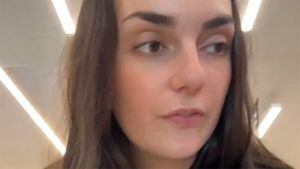 Cum a fost păcălită această tânără, într-un restaurant. Câți bani a plătit pentru un singur ou