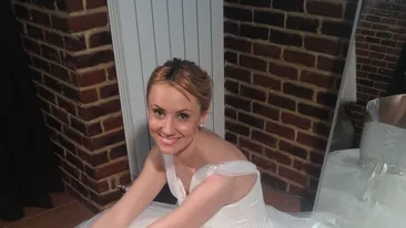 Bebelusa Oana, o mireasa nehotarata! A probat 10 rochii pana a ales-o pe care pe care o va purta la altar! Imagini-marturie!
