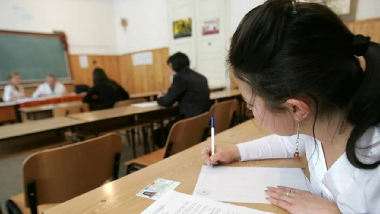 Parada modei a lipsit in primele zile de BAC. Cum au venit elevele imbracate la oral!