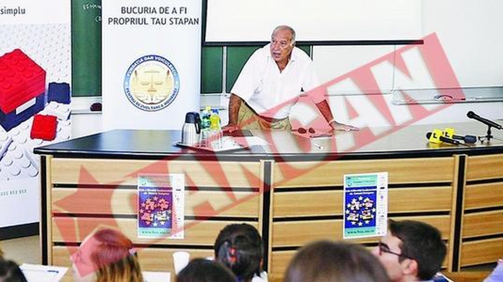 Dan Voiculescu da lectii de economie studentilor straini