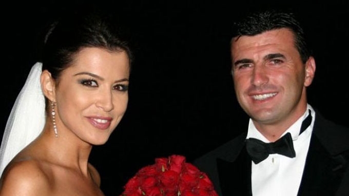 Cum îşi probează SIMONA PĂTRULEASA dragostea faţă de SABIN: şi-a asortat costumul de baie cu... slipul soţului!