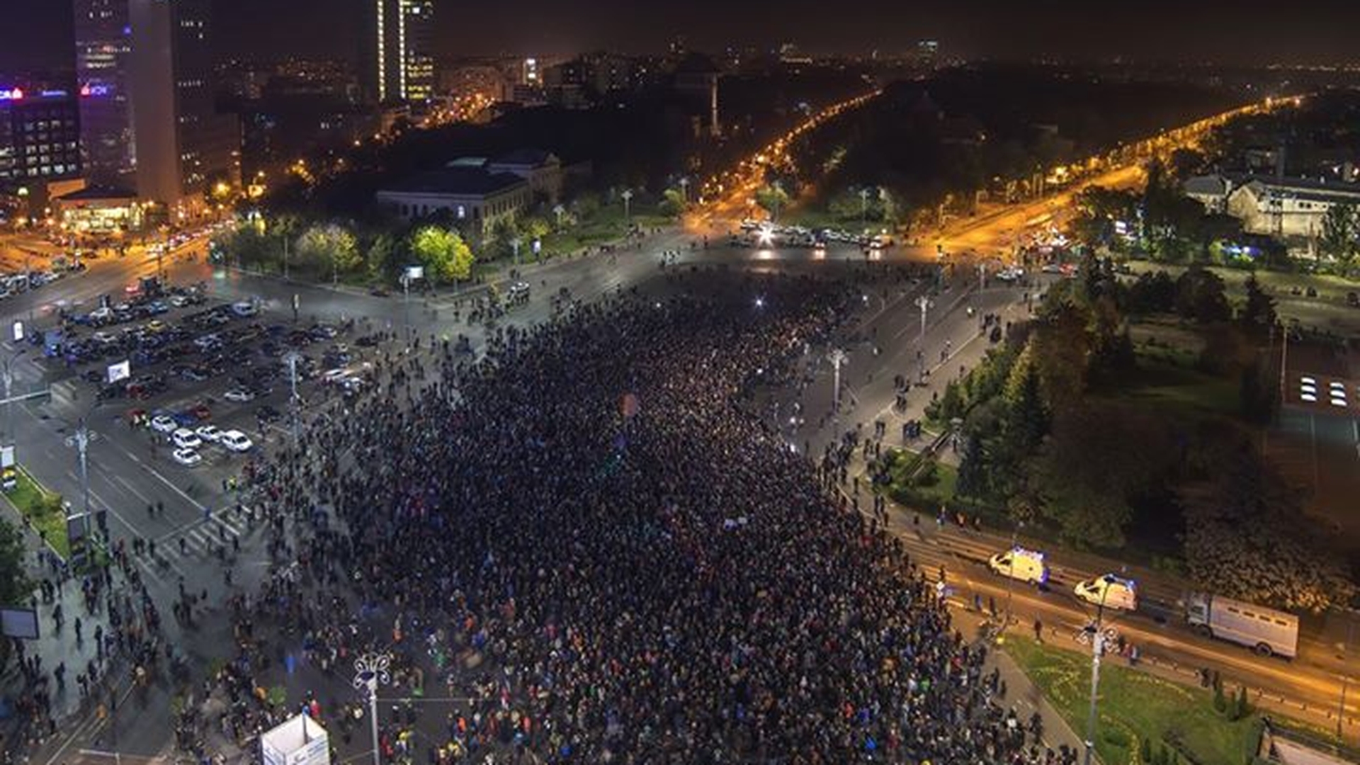 Romanii nu se lasa. A cincea seara de proteste la Universitate