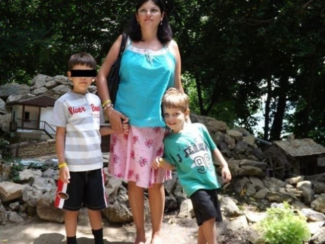 WOW! Abia o recunosti pe strada. Cum arata mama lui Ionut Anghel la 4 ani de cand micutul a murit in Parcul Tei