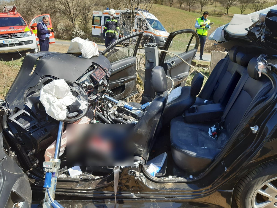 Accident grav în Cluj! Un tânăr de 18 ani a rămas încarcerat între fiarele mașinii