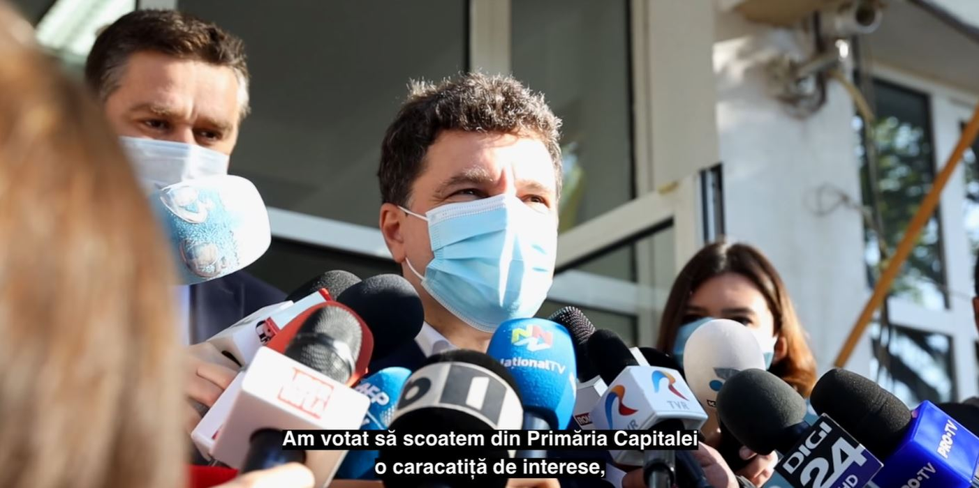 Cu ce se ocupă Mirabela Grădinaru, soţia lui Nicușor Dan! Noul primar general al Capitalei a cunoscut-o în timpul facultății pe cea care i-a dăruit o fetiță
