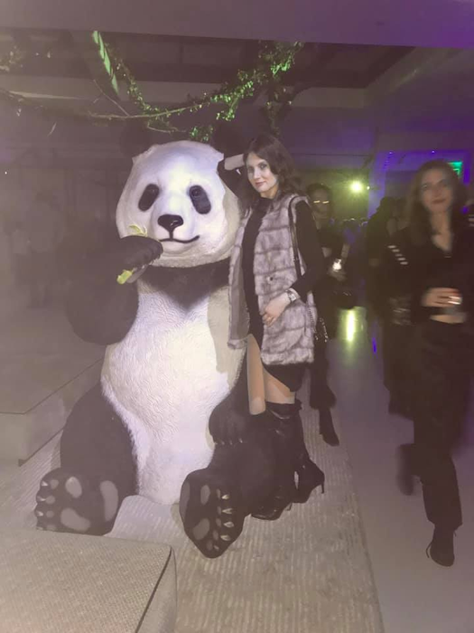 Daniela, nepoata lui Brânzoi din Las Fierbinți, este un apreciat model în Los Angeles
