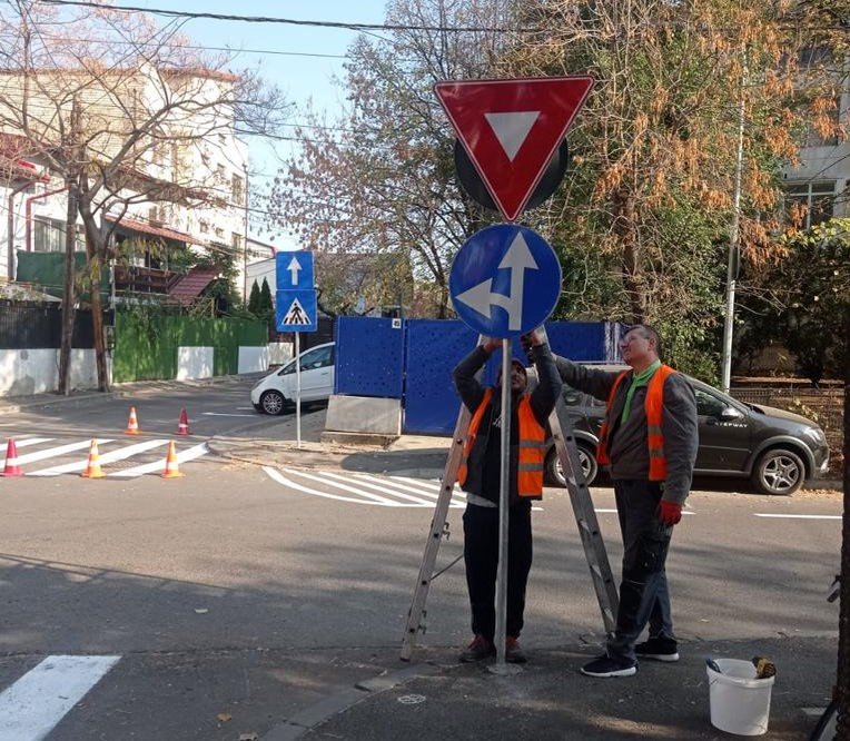 COMUNICAT DE PRESĂ. Dezvoltăm și ordonăm rețeaua străzilor secundare din Sectorul 4. Primăria Sectorului 4 creează sute de noi locuri de parcare și amenajează sensuri unice pentru fluidizarea circulației