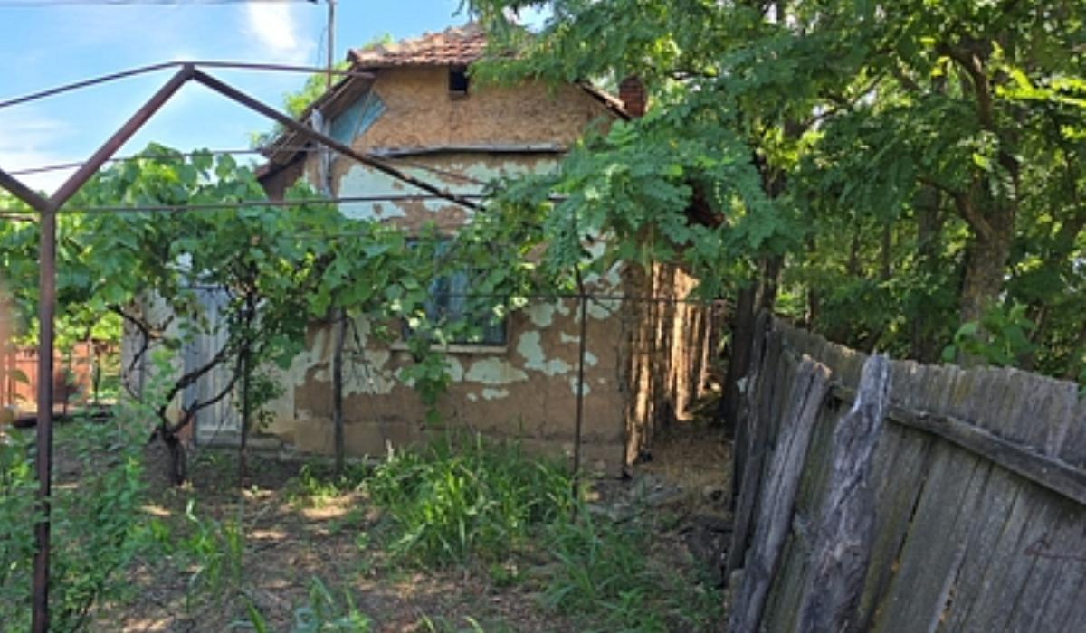 Două case și 1.500 mp de teren, la doar 56.200 de lei! Satul din România unde se vinde proprietatea