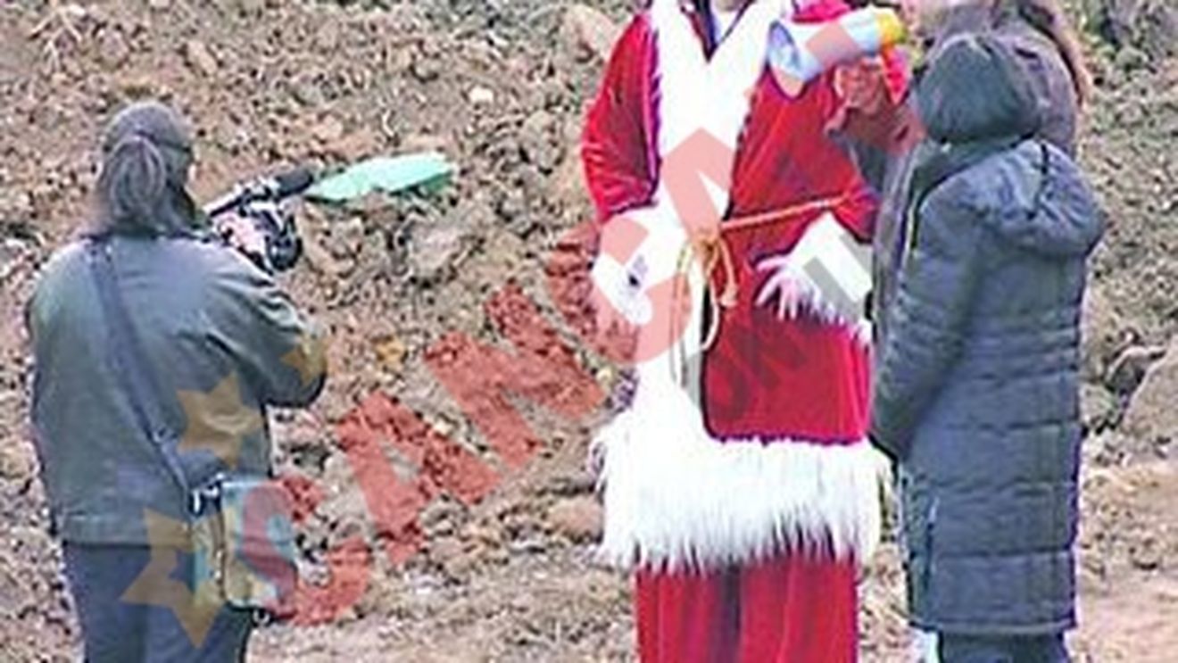 I-au explodat sapte masini in fata