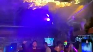 Dosarul Crans-Montana ia o nouă întorsătură. Procurorii au deschis dosar penal pe numele a doi oficiali locali