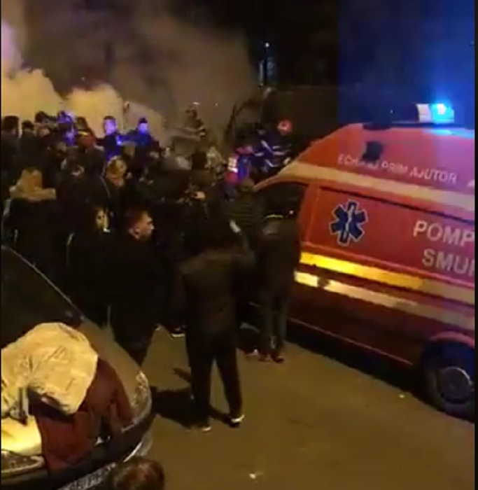 VIDEO / Imagini NECENZURATE de la accidentul groaznic din Capitală! Martorii filmau scenele de iad, victimele arse şi se aud exploziile: „Amândoi mişcă, nu sunt morţi!”