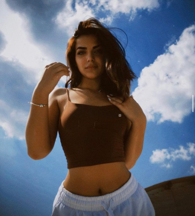 Cum arată şi din ce face bani Alesia, fiica cea mare a Danei Marijuana? Foto