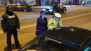 Marian din Slatina a luat amendă pentru că a completat greșit data pe declarația pe proprie răspundere. Cu câți lei a fost amendat