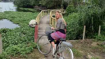 DELIA, apariţie fierbinte în costum de baie minuscul! Fanii au început imediat să comenteze despre... silicoanele ei!