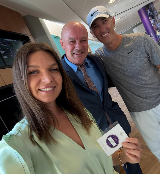 Câți euro costă rochia pe care Simona Halep a purtat-o la Wimbledon 2025. E creația Victoriei Beckham!