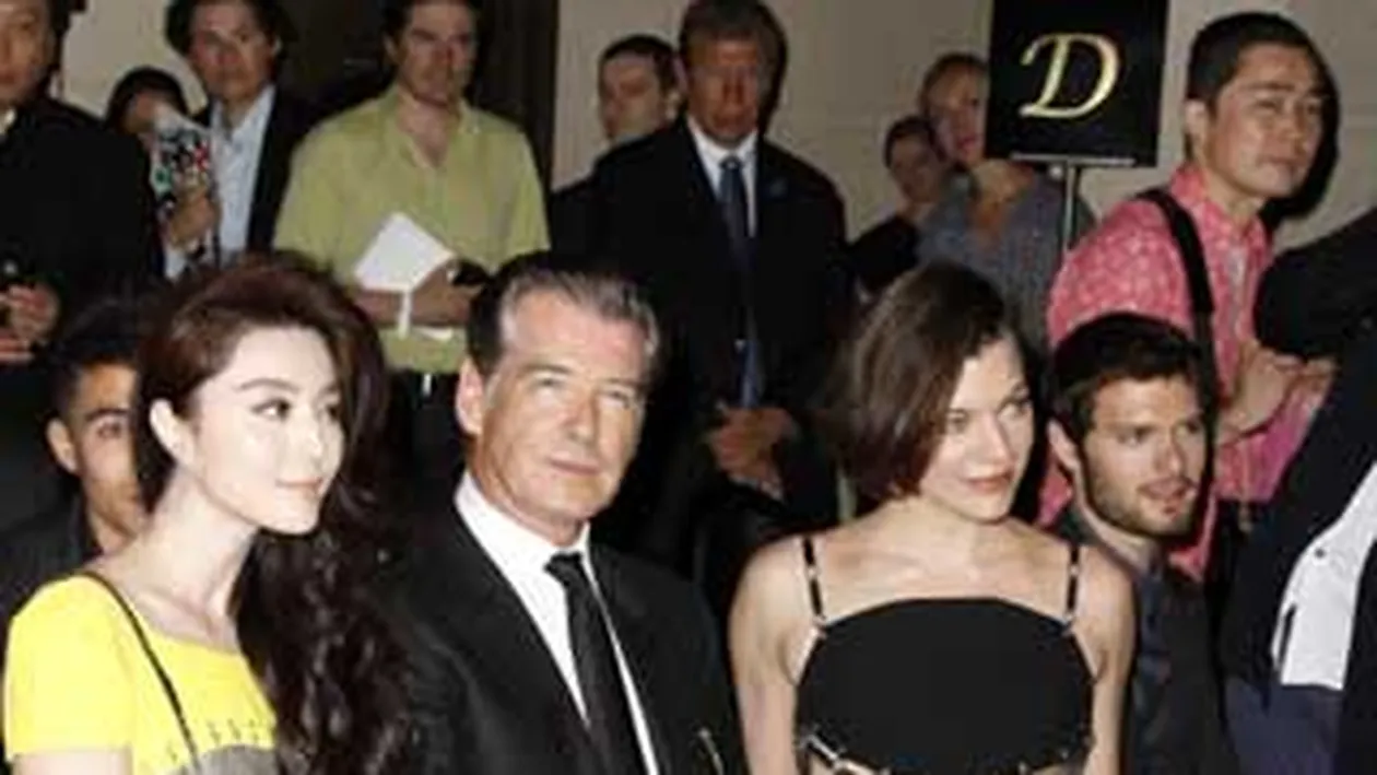 Milla Jovovich si-a aratat chilotii