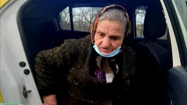 Caz șocant în Târgu Jiu. O bătrână de 88 de ani, externată din spital și abandonată în frig, pe o bancă. Cine a intervenit