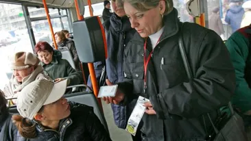 Cum a scăpat de amendă o femeie din Ploiești, prinsă fără bilet în autobuz