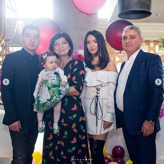 Simona Halep are un frate care a avut și el o carieră în tenis. Uite cum arată Nicolae Halep și ce familie frumoasă are