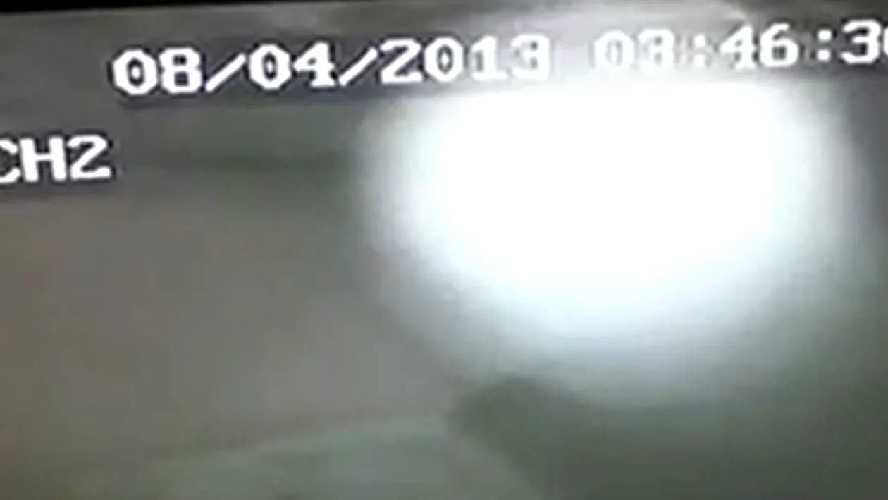 VIDEO Imagini INCREDIBILE! Ce a surprins un preot pe camerele de luat vederi din curtea casei sale: Am fost uimit