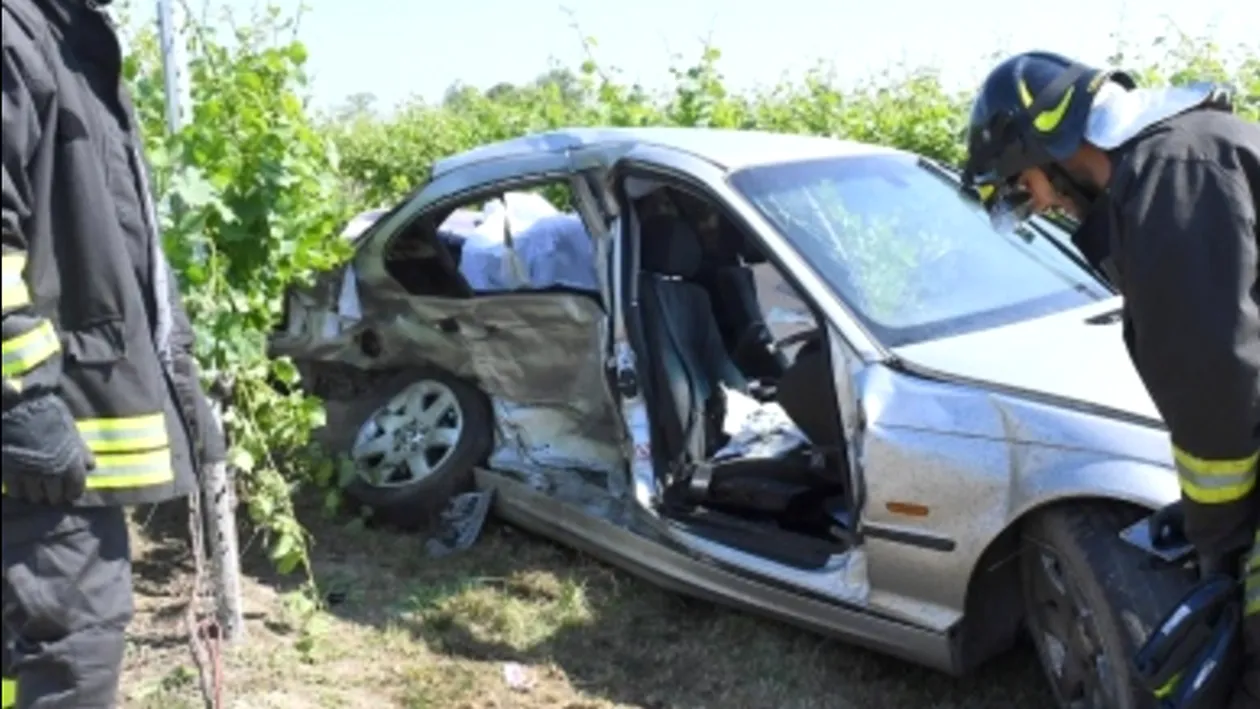 Trei români, răniţi într-un accident în Italia