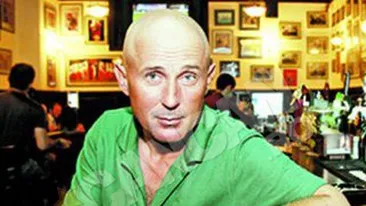 Mugur Mihaescu se trezeste dimineata cu pofta de orice: Rup frigiderul in doua