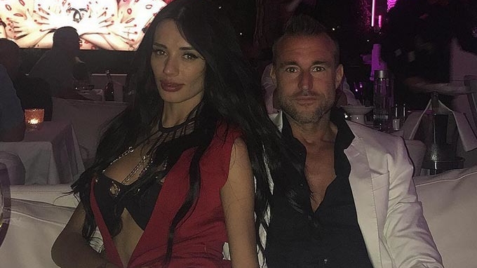 S-a întâmplat! După ce şi-a tatuat numele lui, PHILIPP PLEIN i-a oferit inelul de logodnă ANDREEI SASU! 