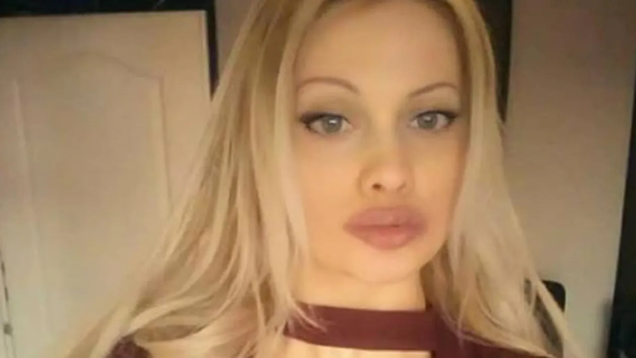 O blondă din Serbia susține că este femeia perfectă! Are niște sâni imenși, dar zero operații estetice