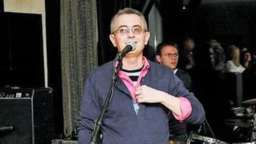 Taxi a compus o piesa special pentru un fan, de Ziua Barbatului! I-au facut o serenada in fata blocului