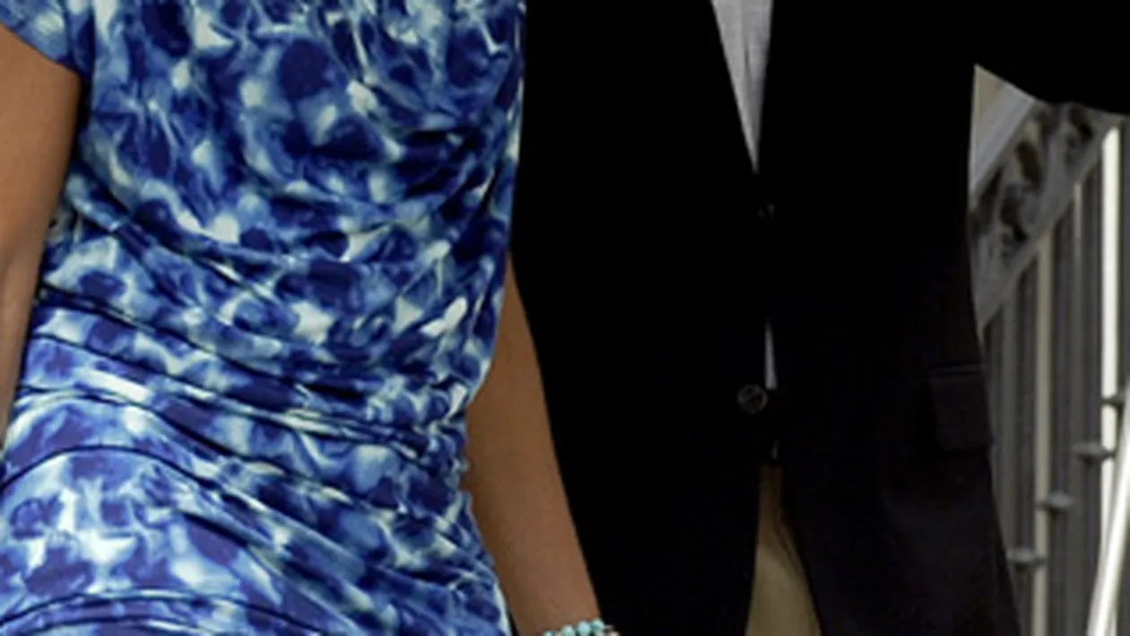 Angelina Jolie si Rihanna, in haine ieftine. Vezi aici ce vedete au mai iesit in public in rochii de duzina