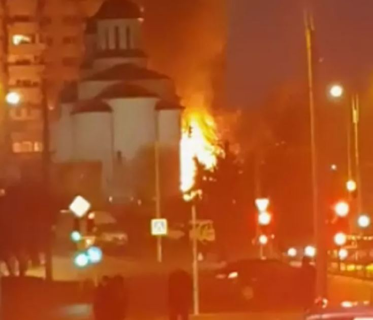 Incendiu puternic la biserica de la Doamna Ghica, din București. ISU, prima reacție