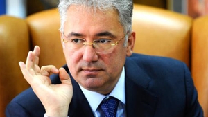 Fiica lui Adriean Videanu s-a îndrăgostit din nou, dar „socrul mic” nu-l prea are la suflet pe „ginerică”. A rupt logodna cu fostul şi s-a cuplat cu altul!