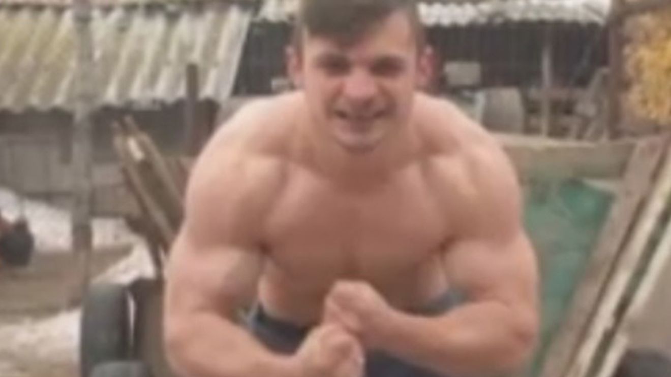 El este ”ARNOLD de la ţară”! Se antrenează în curtea casei şi ţine un ”regim” inedit