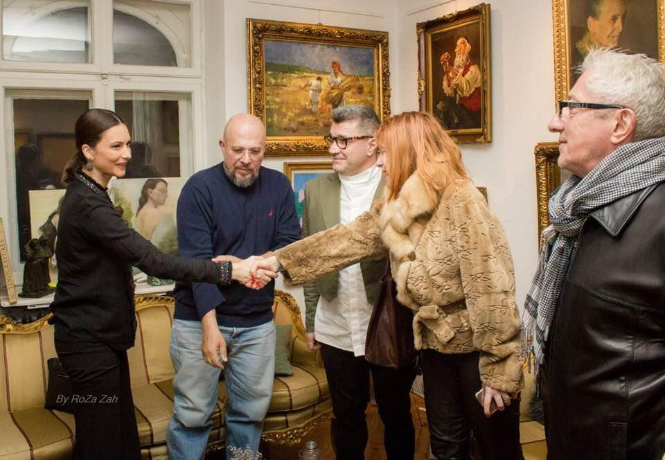 Eduard Uzunov și Andreea Berecleanu, prezenți la o galerie de artă