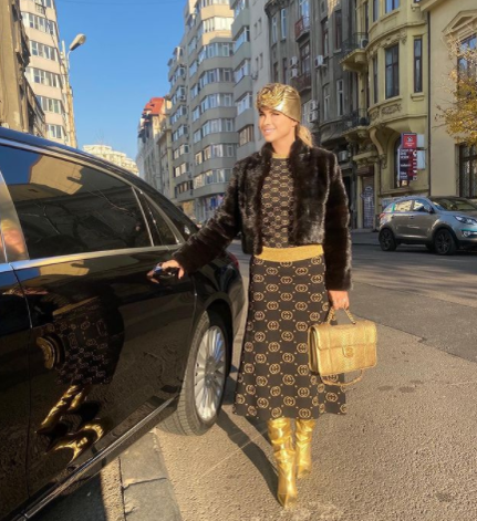 Anamaria Prodan a chemat de urgență ambulanța. Sexy impresara nu se simte deloc bine după ce a fost confirmată cu Covid-19