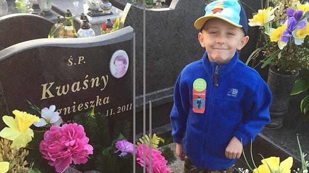 Povestea trista a baietelului de 7 ani, bolnav de leucemie! Filip Kwasny a facut apel la oameni sa il ajute sa ‘doarma’ langa...