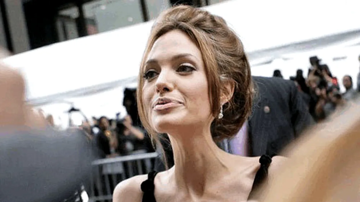 Angelina Jolie, mărturisiri de coşmar! Actriţa susţine că Harvey Weinstein a hărţuit-o sexual! Decizia luată de soţia producătorului de film