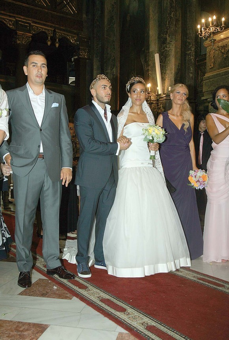 Andreea Bănică susţine că Alex Velea are un anturaj care îl influenţează negativ