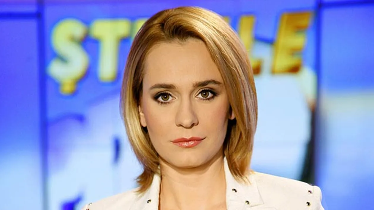 Parca nu au trecut anii peste ea! Uite cum arata Andreea Esca in 2001, in timp ce prezenta un material despre retragerea lui Hagi