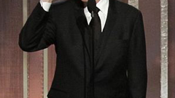Surpriza serii! Bill Clinton şi-a făcut apariţia la Globurile de Aur şi a înmânat un premiu! Toate celebrităţile au fost în extaz!