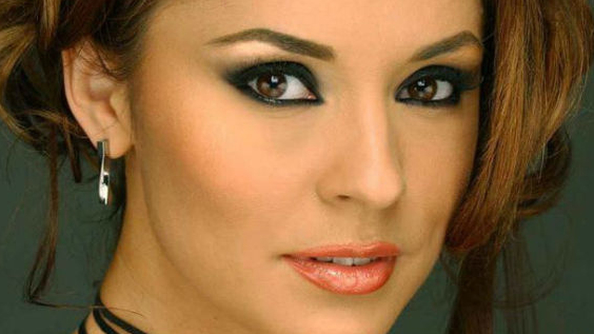 Cu farduri e Zana, fara e RUINA! Asa arata Andreea Marin nemachiata! "Asa ceva nu am vazut!"
