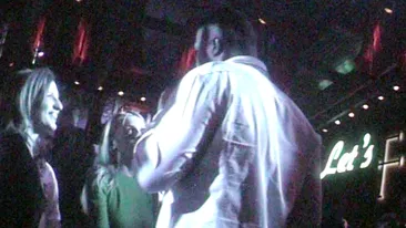 Cabral si Andreea Ibacka o tin din petrecere in petrecere. Cei doi nu arata pic de oboseala si ofera adevarate show-uri de dans!