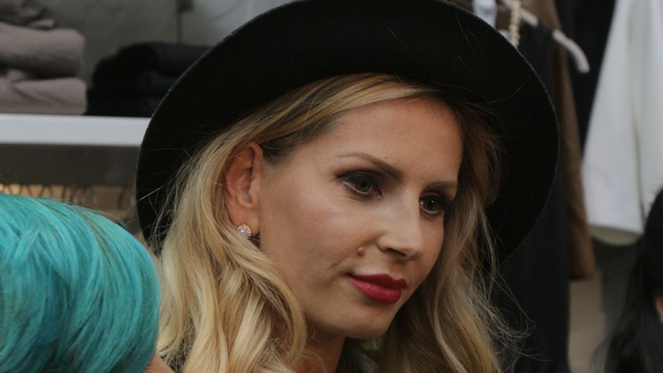 Andreea Banica sare ca "intepata" cand aude de botox. I-a sarit mustarul cand a fost intrebata daca si-a diminuat ridurile