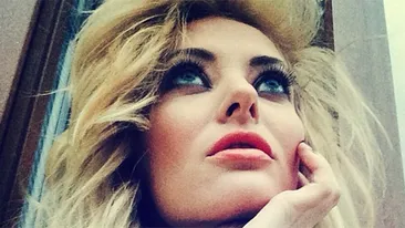 Look like a pitzi! Delia Matache s-a fotografiat GOALA PUSCA, in miez de noapte, dar fanii au taxat-o imediat