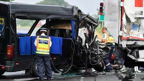 Şoferul român care a provocat tragedia din Ungaria a fost reţinut. Ar fi mers neîntrerupt 1.900 de kilometri