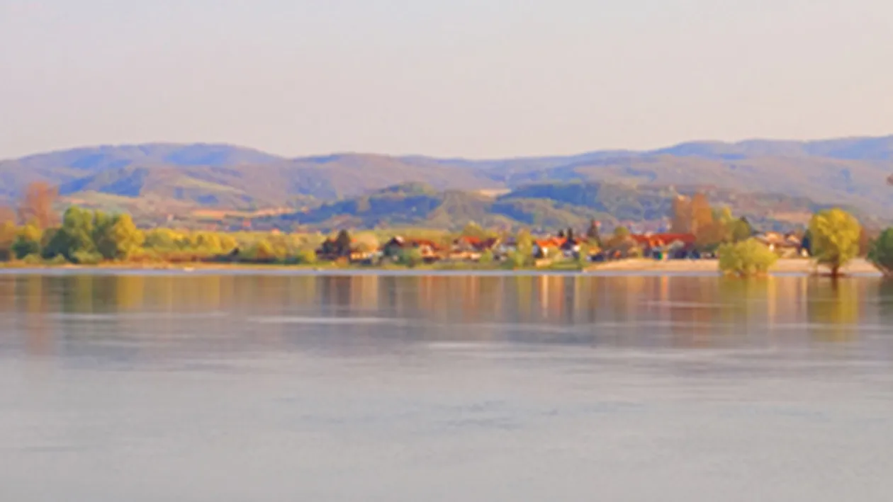 O pata de produs petrolier a fost descoperita pe Dunare!