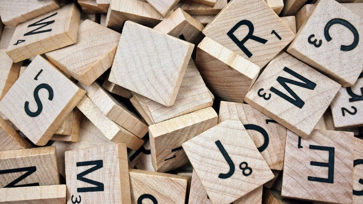 Gramatica se întoarce! De când va fi modificată programa școlară pentru ”noua” materie de studiu