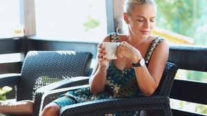 Jojo, la proba costumului de baie! Cum arată actriţa la 7 luni după ce a născut